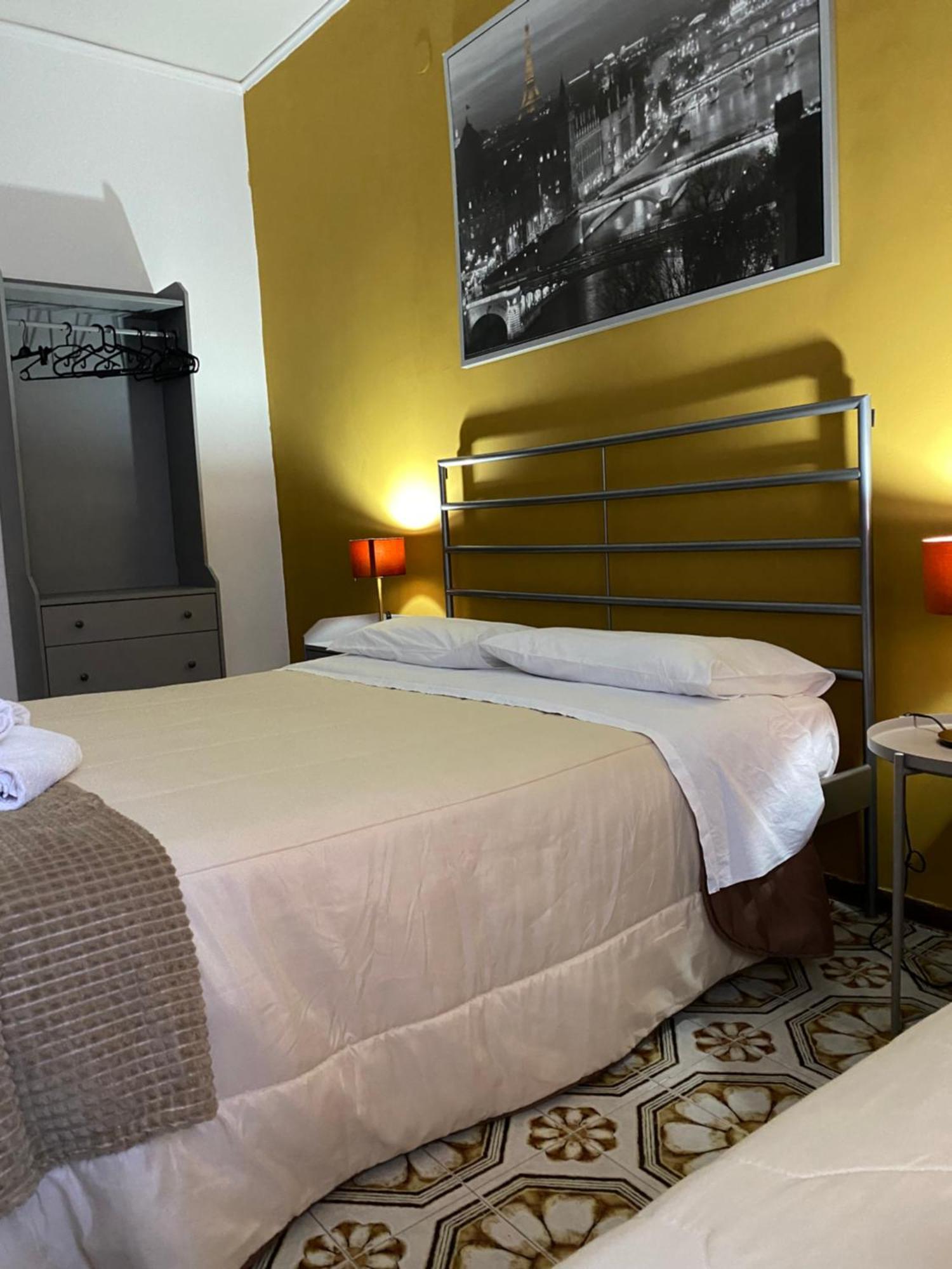 Large Double or Twin Room