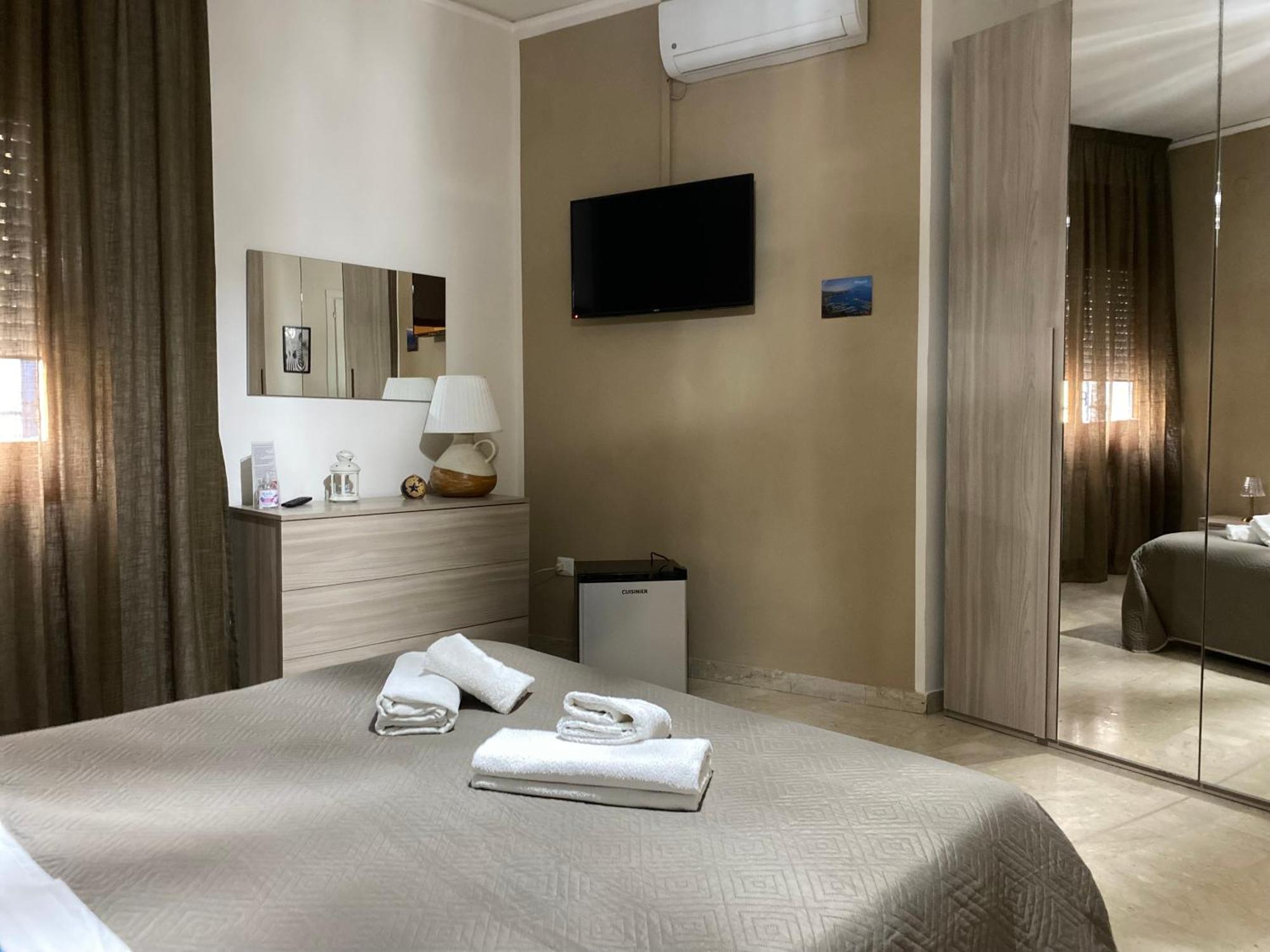 Large Double or Twin Room
