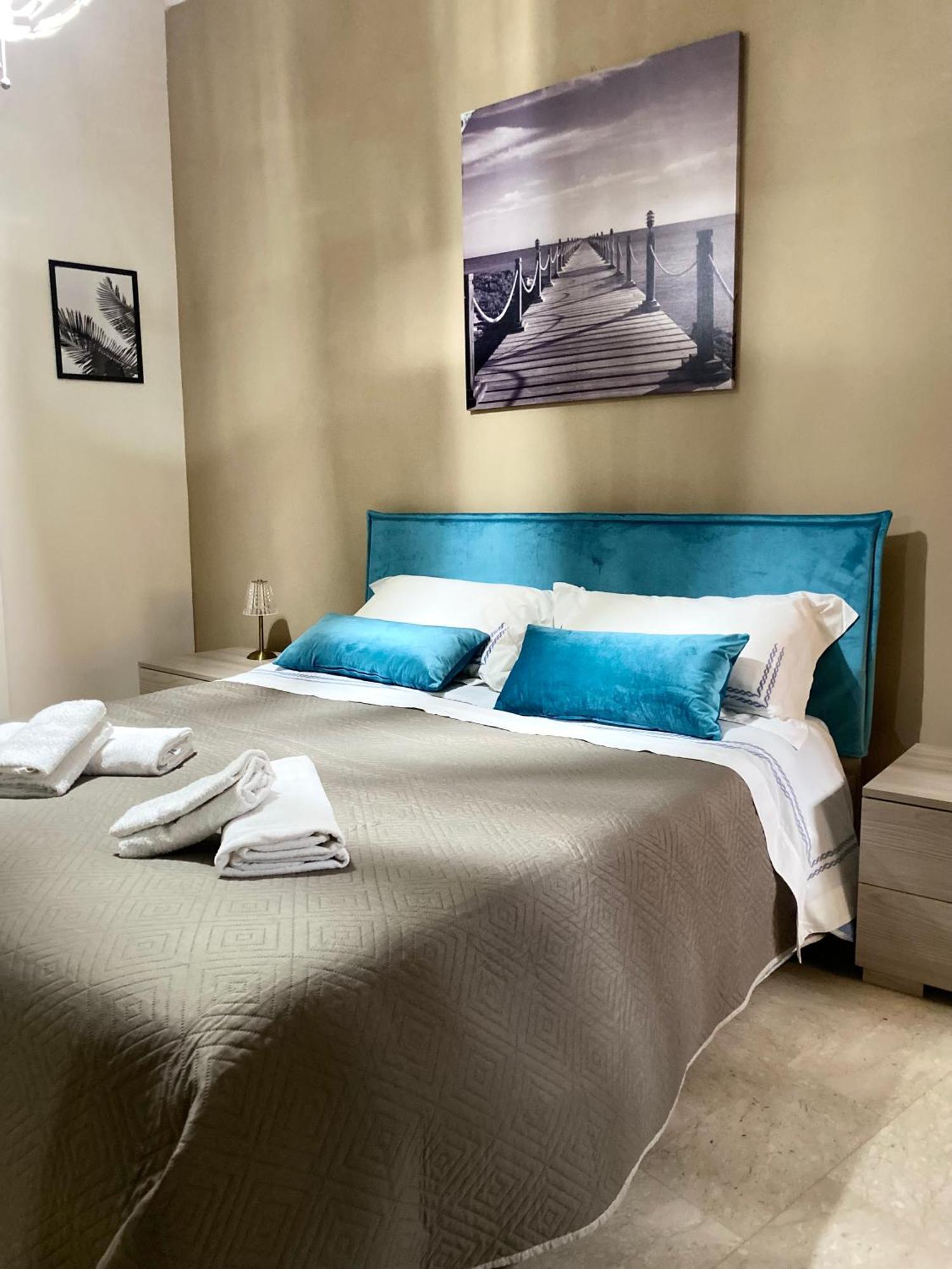 Large Double or Twin Room